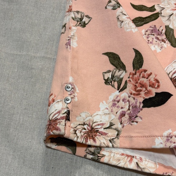 Gloria Vanderbilt Pink Amanda‎ Peach Floral Capris size 16 - Picture 2 of 8